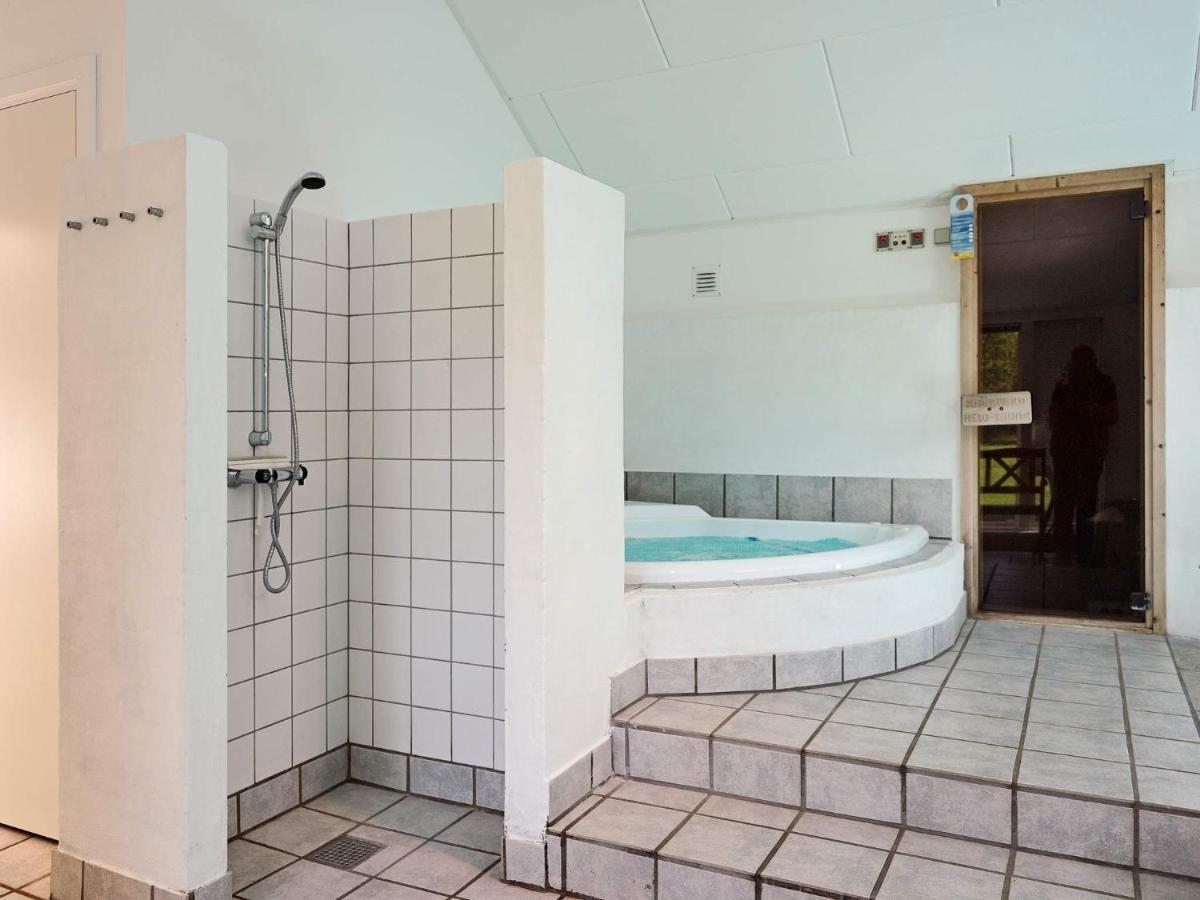 12 Person Holiday Home In Aakirkeby Vester Somarken 外观 照片
